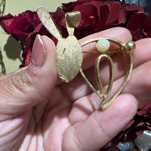 Vintage BSK Bunny Brooch Faux Pearl Goldtone Unusual 1.75” Rabbit Floppy Ear